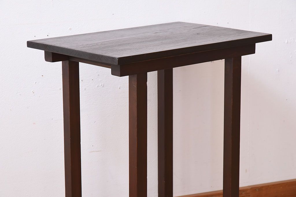 アンティーク家具　和製アンティーク　シンプルな古い木製サイドテーブル