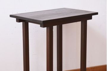 アンティーク家具　和製アンティーク　シンプルな古い木製サイドテーブル