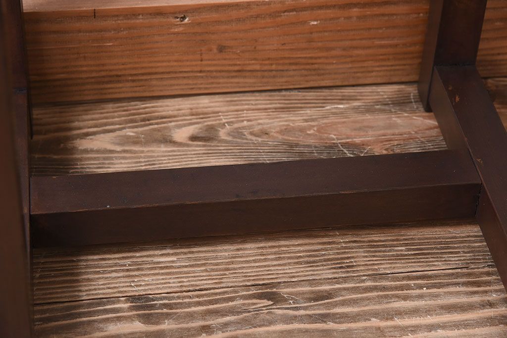 アンティーク家具　和製アンティーク　シンプルな古い木製サイドテーブル