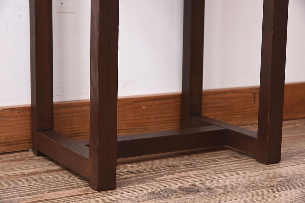 アンティーク家具　和製アンティーク　シンプルな古い木製サイドテーブル