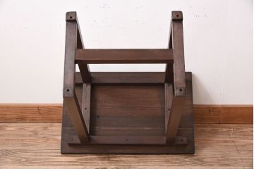 アンティーク家具　和製アンティーク　シンプルな古い木製サイドテーブル