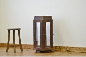 アンティーク家具　古いナラ材の六角回転ガラスケース(1)