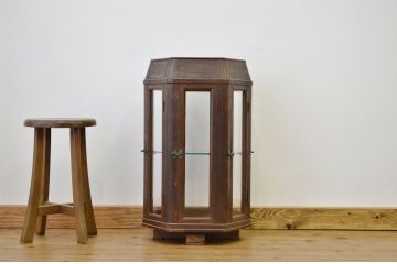 アンティーク家具　古いナラ材の六角回転ガラスケース(1)