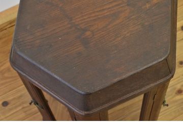 アンティーク家具　古いナラ材の六角回転ガラスケース(2)