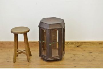 アンティーク家具　古いナラ材の六角回転ガラスケース(2)