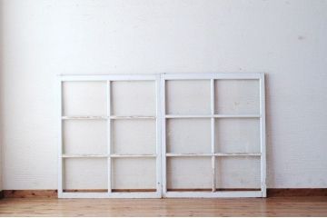 レトロ　古い学校のペンキの剥げた引き戸2枚セット2(窓)