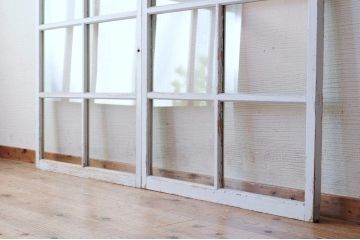 レトロ　古い学校のペンキの剥げた引き戸2枚セット3(窓)