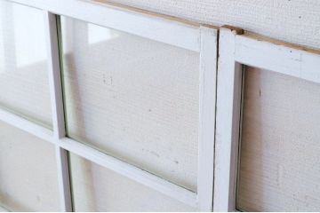 レトロ　古い学校のペンキの剥げた引き戸2枚セット3(窓)