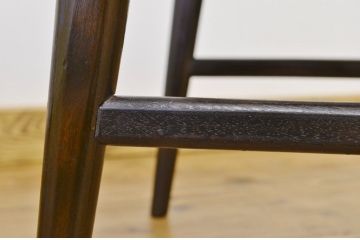 レトロ家具　レトロなデザインの小さなテーブル