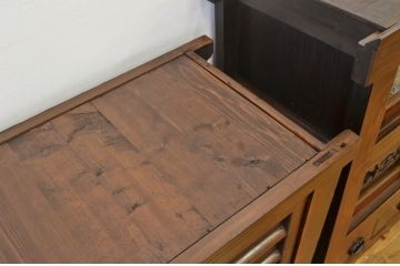 アンティーク家具　☆古民具・骨董 素敵な雰囲気の三尺水屋箪笥(食器棚、収納棚)