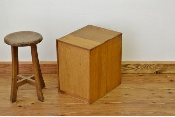 レトロ家具　昭和レトロ　小振りでかわいい小引出し