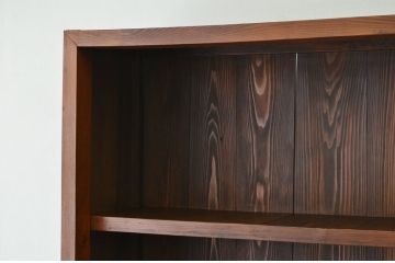 アンティーク家具　アンティーク 古い木の重厚な飾り棚(陳列棚)