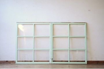 レトロ　古い学校のペンキの剥げた引き戸2枚セット6(窓)