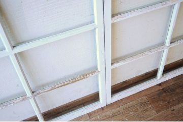 レトロ　古い学校のペンキの剥げた引き戸2枚セット8(窓)