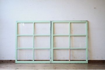 レトロ　古い学校のペンキの剥げた引き戸2枚セット8(窓)