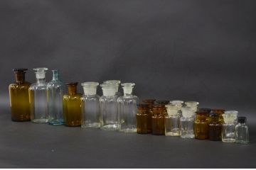 アンティーク雑貨　古い薬瓶(ガラス瓶)23本セット