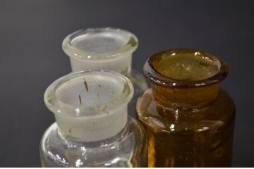 アンティーク雑貨　古い薬瓶(ガラス瓶)23本セット