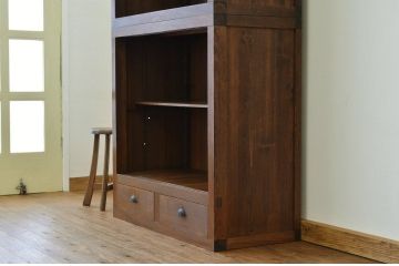アンティーク家具　☆アンティーク　古い木の二段重ね引き出し付飾り棚(収納棚)