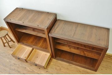 アンティーク家具　☆アンティーク　古い木の二段重ね引き出し付飾り棚(収納棚)