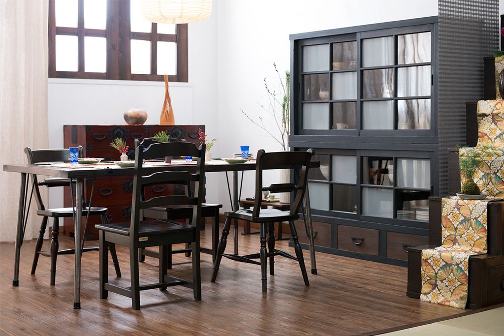 アンティーク家具　古民具・骨董　古いお屋敷の門扉で作ったアンティークダイニングテーブル