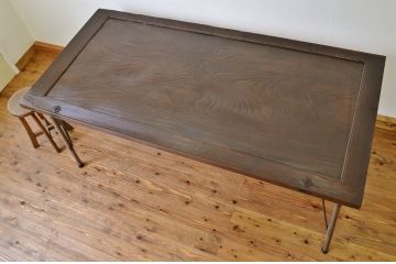 アンティーク家具　古民具・骨董　古いお屋敷の門扉で作ったアンティークダイニングテーブル