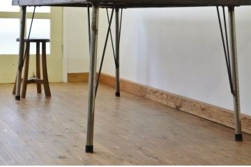 アンティーク家具　古民具・骨董　古いお屋敷の門扉で作ったアンティークダイニングテーブル