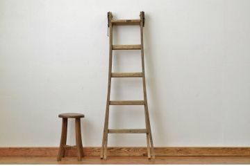 アンティーク雑貨　昭和レトロ 素敵な雰囲気のナラ材の脚立3(梯子・ラダー)