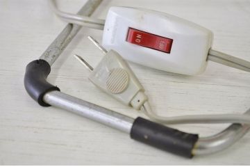 アンティーク雑貨　古いサンヨー・レトロな扇風機