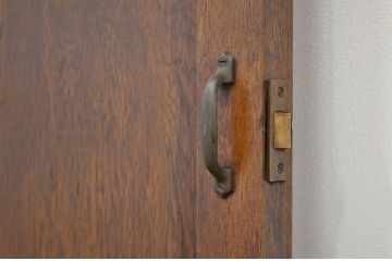 アンティーク　重厚な古い木の自由蝶番付きドア(扉・建具)