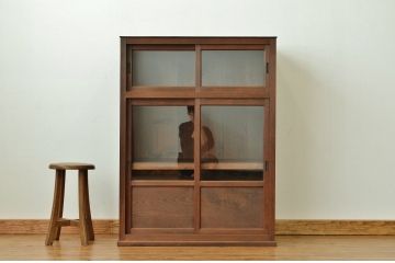 アンティーク家具　アンティーク 古い木のシンプルな収納棚(食器棚)