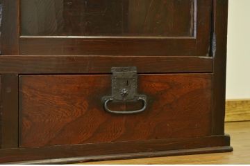 アンティーク家具　古民具・骨董 明治時代/古い木の味わいある大収納棚(時代箪笥)