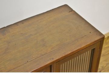 アンティーク家具　アンティーク 前面欅のモールガラス収納棚(茶箪笥)