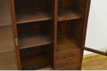 アンティーク家具　アンティーク 前面欅のモールガラス収納棚(茶箪笥)