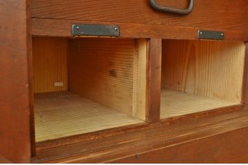 アンティーク家具　古民具・骨董 明治時代の極厚金具の極上帳場箪笥(収納棚・引き出し)