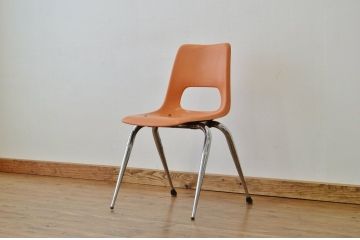 ●中古 Brunswick(ブランズウィック)モダンなシェルチェア(ボウリング・椅子・いす)