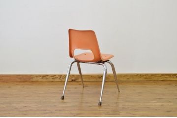 ●中古 Brunswick(ブランズウィック)モダンなシェルチェア(ボウリング・椅子・いす)