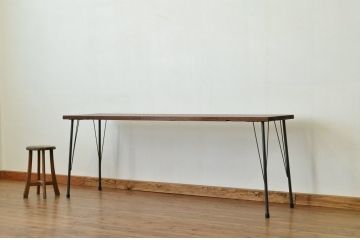 アンティーク家具　☆天板一枚板の鉄脚テーブル?(アイアン・作業台・机)