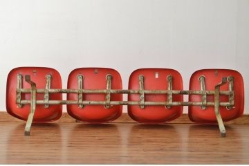 ●中古　イスのコトブキ4人掛スタジアムチェア1(シェルチェア・長イス・ベンチ)