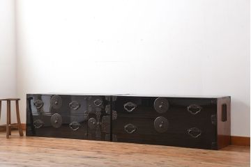 アンティーク家具　古民具・骨董　金具の立派な二段重ね米沢箪笥