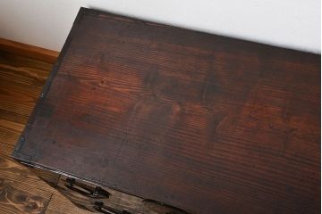 アンティーク家具　古民具・骨董　金具の立派な二段重ね米沢箪笥