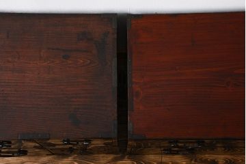 アンティーク家具　古民具・骨董　金具の立派な二段重ね米沢箪笥