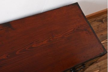 アンティーク家具　古民具・骨董　金具の立派な二段重ね米沢箪笥