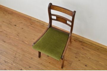 ヴィンテージ家具　イギリスビンテージ(ヴィンテージ)・雰囲気の良いシックなダイニングチェア