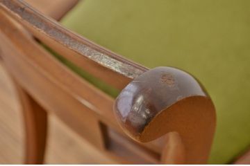 ヴィンテージ家具　イギリスビンテージ(ヴィンテージ)・雰囲気の良いシックなダイニングチェア