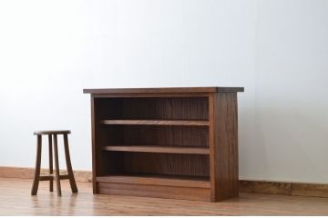 レトロ家具　★昭和レトロ 厚みのある無垢板のがっしりした飾り棚