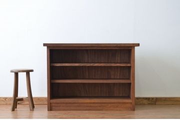 レトロ家具　★昭和レトロ 厚みのある無垢板のがっしりした飾り棚