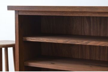 レトロ家具　★昭和レトロ 厚みのある無垢板のがっしりした飾り棚