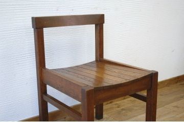 アンティーク家具　古いナラ材の重厚な椅子2