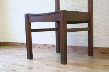 アンティーク家具　古いナラ材の重厚な椅子2