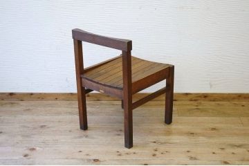 アンティーク家具　古いナラ材の重厚な椅子2